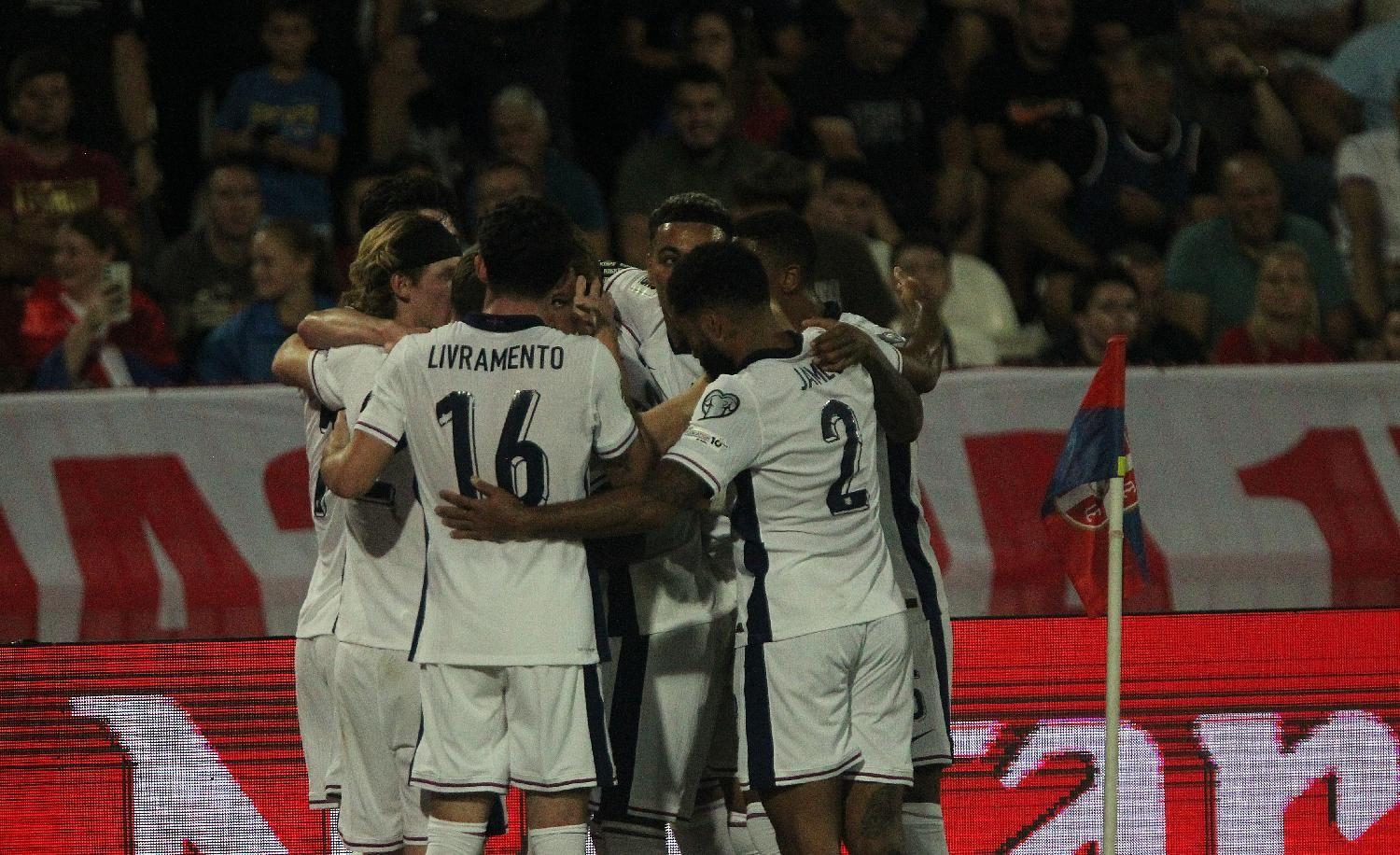 Srbija-Engleska: Brodolom i incidenti na tribinama - u fotografijama 15 srbija - engleska