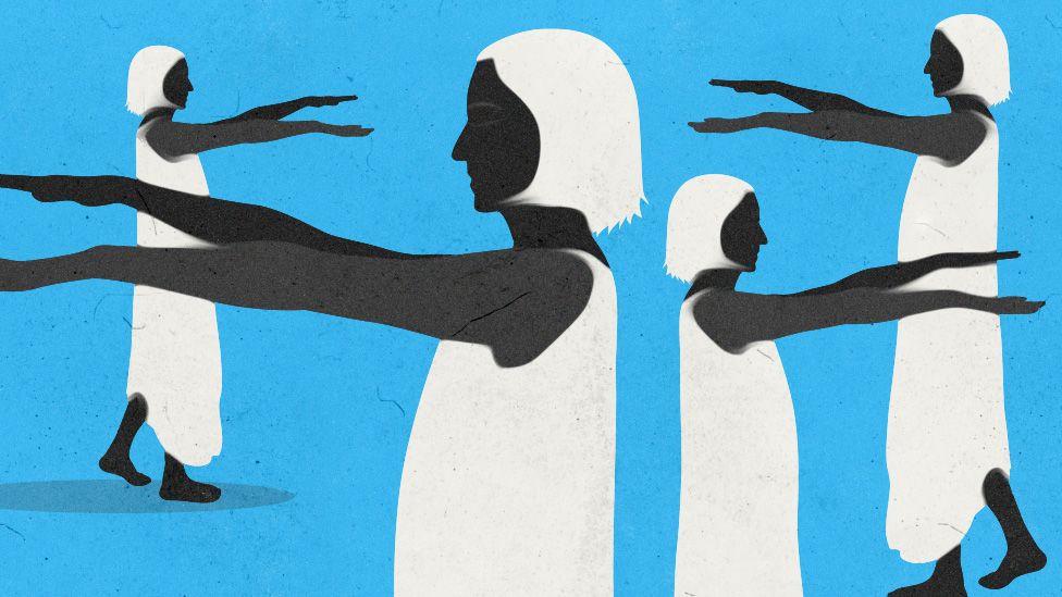 Mesečarenje: Šetnja koja može biti opasna po život 1 Ilustracija žene koja šeta podignutih ruku, mesečarenje, žena koja mesečari