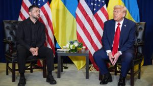 Američki predsednik Donald Tramp izjavio je večeras da zemlje NATO-a treba da obore ruske avione koji krše njihov vazdušni prostor, posle tri upada ruskih dronova i borbenih aviona na teritoriju Alijanse za manje od dve nedelje.