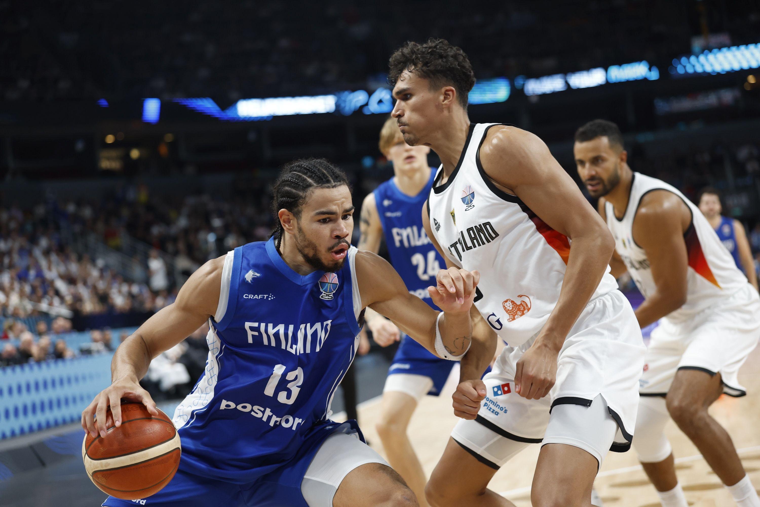 Ništa od nove senzacije: Nemačka u finalu Evrobasketa posle pobede nad Finskom 2 Olivijer Nkamua (levo) bio je najbolji u dresu Finske sa 21 poenom