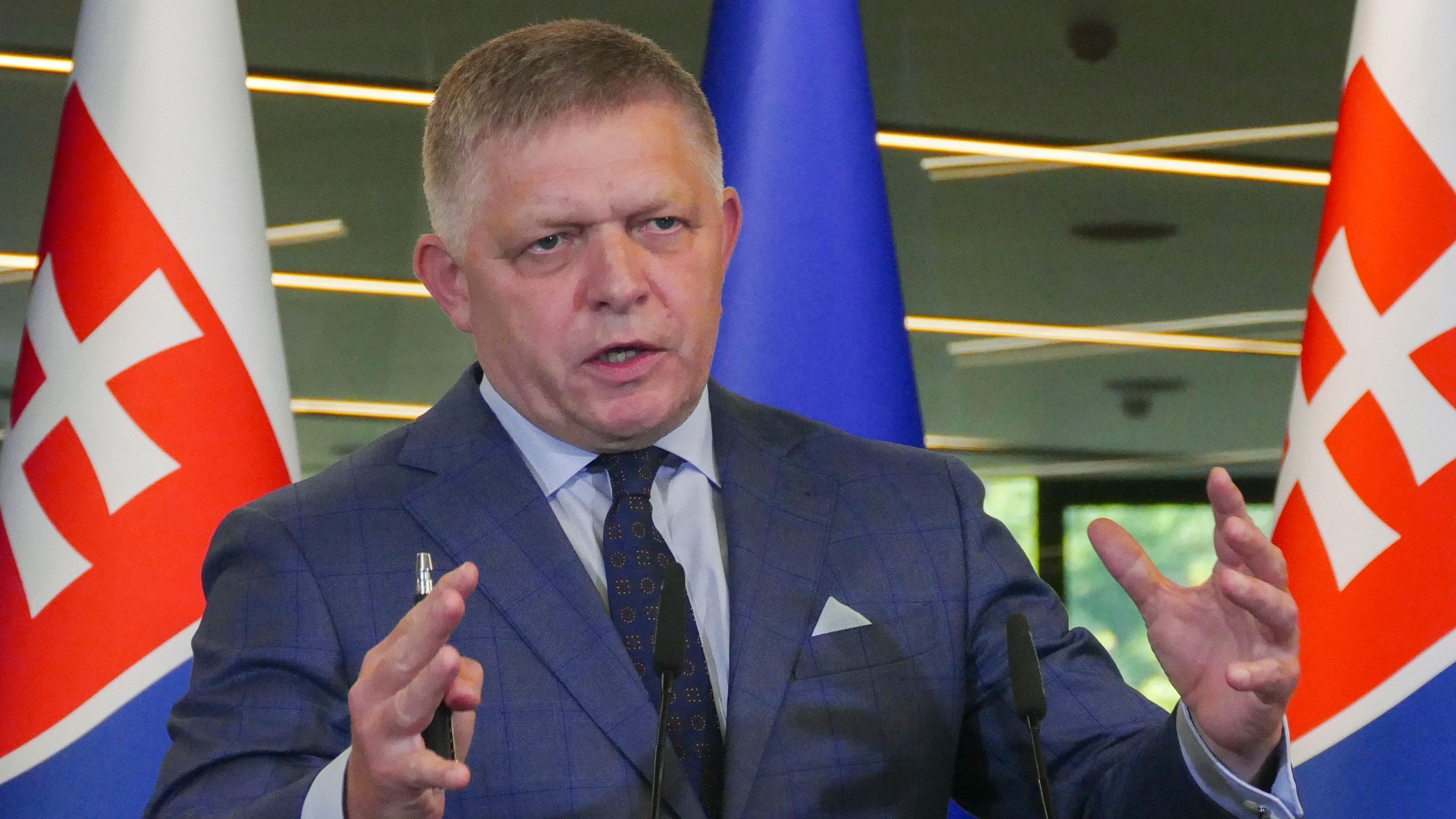 Novi slovački Ustav prepoznaje samo dva pola - muški i ženski 1 Robert Fico, premijer Slovačke
