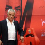 'Gospodin posebni' se vratio kući i kaže da je sada manji egocentrik: Murinjo vodi Benfiku 4