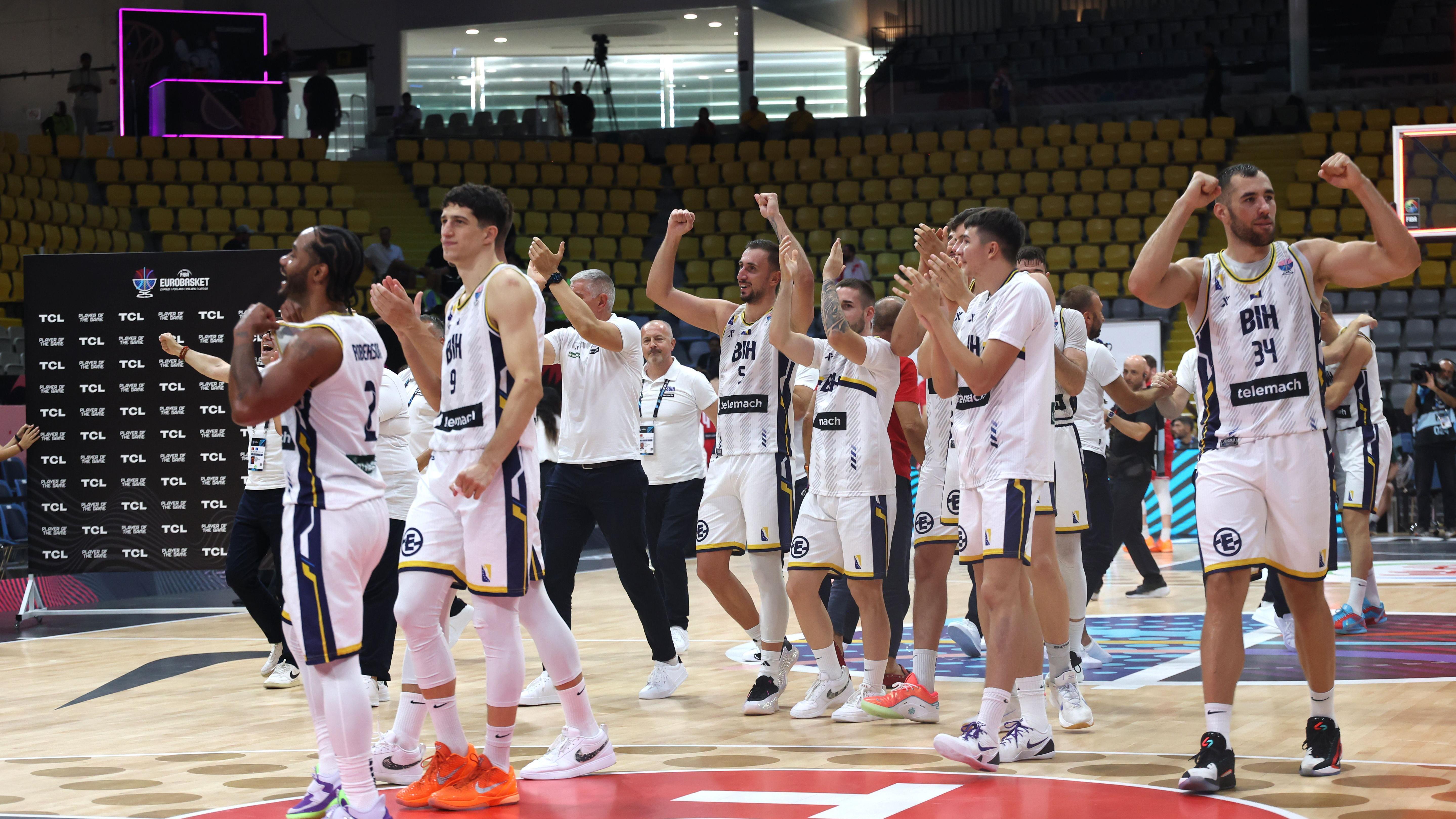 Evrobasket: Istorijska pobeda Bosne za prvi prolazak grupe posle 32 godine 1 Slavlje selekcije Bosne i Hercegovine