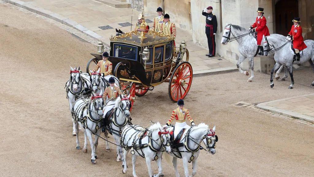 Melanija i Donald Tramp u Vindzoru: Kraljevski doček i vožnja kočijama - u fotografijama 5 Kraljevske kočije