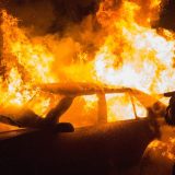 Policija uhapsila Novosađanina koji je zapalio automobil u Almaškoj ulici 1