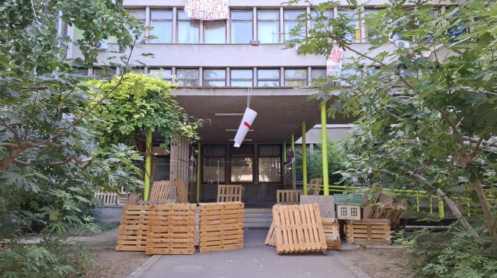 Osvanuli plakati sa imenima i fotografijama članova Senata univerziteta u Novom Sadu: "Kako ste glasali?", "Odgovornost" 15