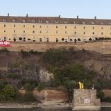 Pojavio se transparent na Petrovaradinskoj tvrđavi: Slobodni studenti, slobodni izbori - Sad! 6