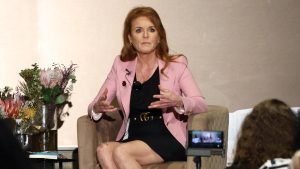 Vojvotkinja od Jorka Sara Ferguson sklonjena je sa liste pokrovitelja dečje dobrotvorne organizacije, posle objavljivanja elektronske prepiske u kojima seksualnog prestupnika Džefrija Epstina naziva "izuzetnim prijateljem", piše danas Bi-Bi-Si (BBC).