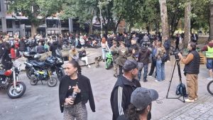 Nekoliko hiljada građana učestvovalo je danas u Noom Sadu na protestu podrške bajkerima, kako bi im zahvalili jer su uz studente od početka protesta.

 

 