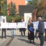 Protest u Prištini, okupljeni traže oslobađanje bivšeg policajca iz pritvora u Srbiji 5