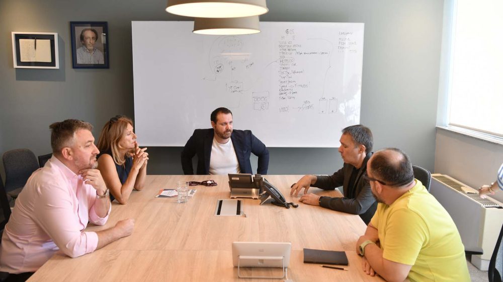 "Hoćemo li ćutati na ono što se dešava UM, Južnim vestima, Jotelu...?": SRCE Niš o pritiscima na nezavisne medije 10