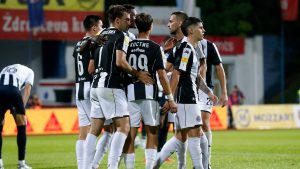 Fudbaleri Partizana izgubili su na svom terenu od Železničara iz Pančeva 1:3, u utakmici 16. kola Superlige Srbije i zabeležili poraz u prvom meču na kom je ekipu crno-belih predvodio novi trener Nenad Stojaković.