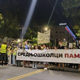 Poruka srednjoškolaca ispred SKC-a: Kultura postala zarobljenik koji se mora ućutkati kao i svaki dah slobodnog izraza i misli 13