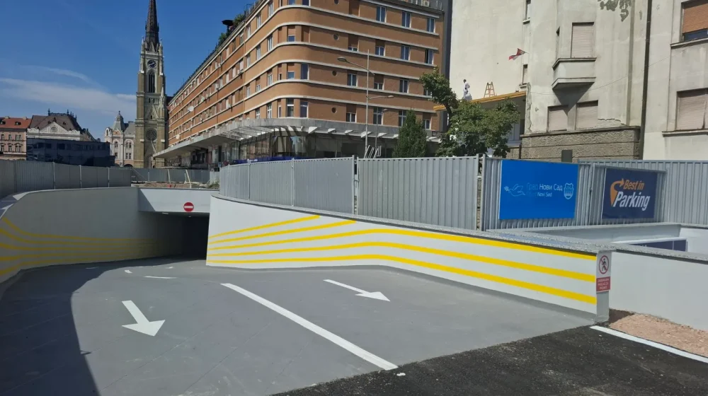 Otvorena podzemna garaža u Ulici Modene u Novom Sadu: Radovi trebali biti završeni pre dve godine 1