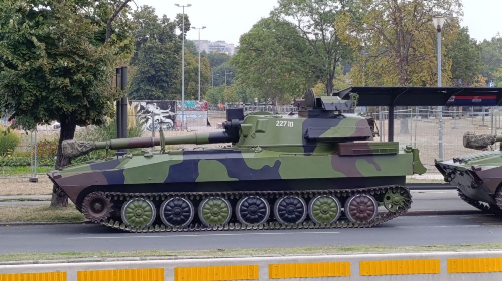 Na Novom Beogradu se stvaraju velike gužve u saobraćaju zbog priprema za vojnu paradu 1