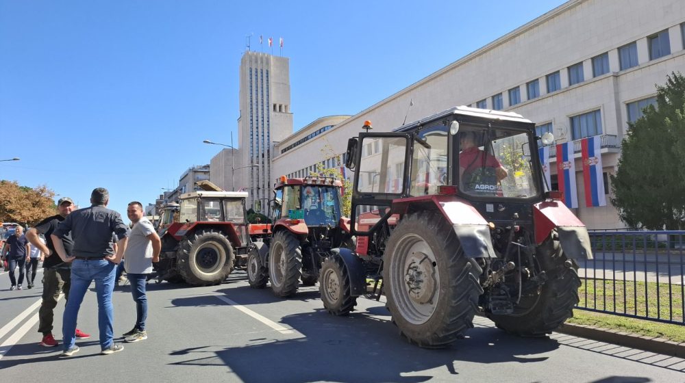 Jutros privedena tri poljoprivrednika nakon jučerašnjeg protesta u Novom Sadu 1