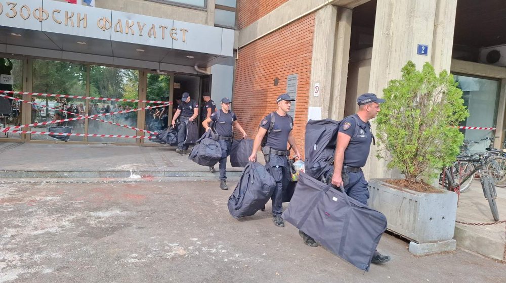 Slobodan univerzitet: Pripadnik interventne jedinice policije ušao na fakultet bez odobrenja dekana 1
