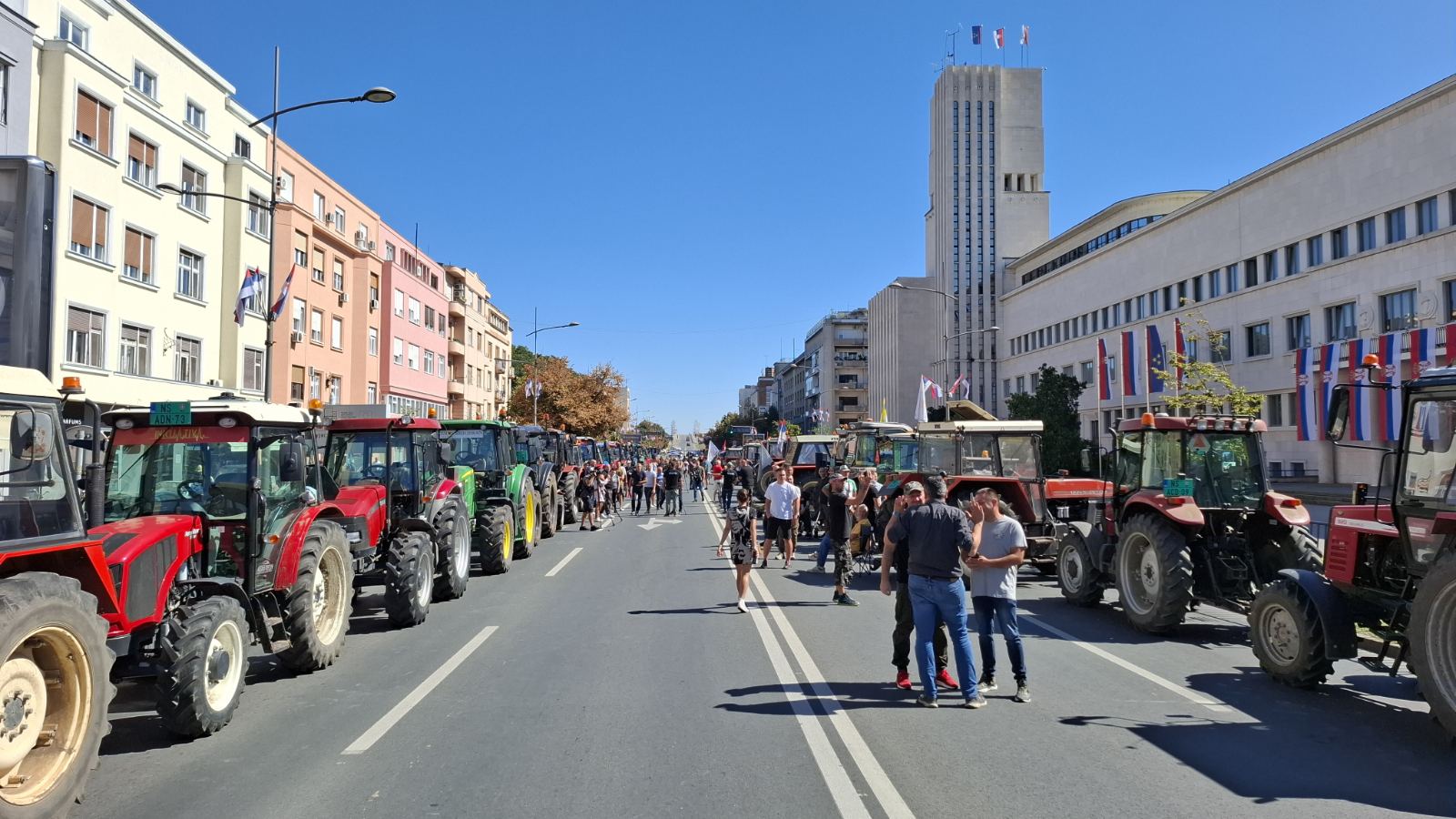 Pokrajinski sekretarijat pita poljoprivrednike zašto su nezadovoljni: "Za razgovor smo otvoreni, ali za ultimatume ne" 2 Pokrajinski sekretarijat pita poljoprivrednike zašto su nezadovoljni: "Za razgovor smo otvoreni, ali za ultimatume ne" 2