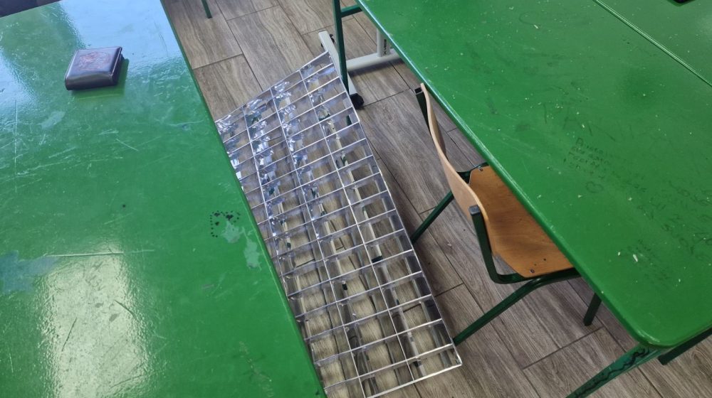 Pao deo rasvete u novosadskoj Hemijskoj školi gde su razmešteni učenici Jovine gimnazije, nema povređenih 1