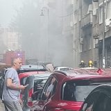 Požar na Vračaru, izgorelo nekoliko vozila 6