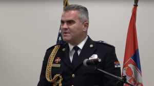 Spasoje Vulević, komandant Specijalne antiterorističke jedinice, od ponedeljka je formalno penzionisan, a N1 piše da je razrešen dužnosti zbog neslaganja sa Aleksandrom Vučićem, predsednikom Srbije, što nisu novi napisi. Slično se pisalo i u januaru ove godine, prenosimo deo teksta sa portala nedeljnika "Vreme", tada objavljenog, u delu o Vulevićevoj biografiji.