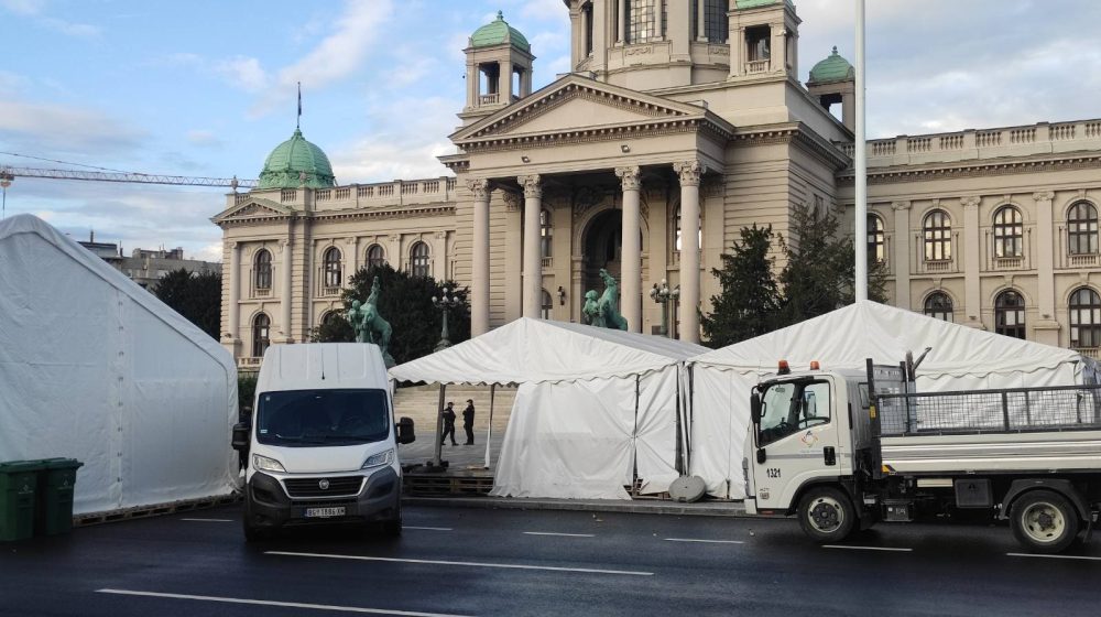 ''Brlog koji dobija obrise paravojnog kampa'': SRCE poziva na hitno uklanjanje Ćacilenda 1