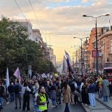 Protest za usvajanje zakona roditelj-negovatelj: Blokirana raskrsnica kod Vlade (FOTO, VIDEO) 7