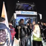 Da se žrtve ne zaborave a počinioci kazne: Kragujevčani ispratili studente i maturante koji će pešačiti od Beograda do Novog Sada 9