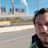 Plaćali mu pivo misleći da je fudbalski sudija, nudili mu pa odbijali prevoz: Profesor Vukašin Slavković iz Kragujevca pešači sam na skup u Novom Sadu 6