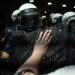 Prevelika upotreba sile na protestima i napadi na novinare u Srbiji: Izveštaj Hjuman rajts voča (HRW) 11