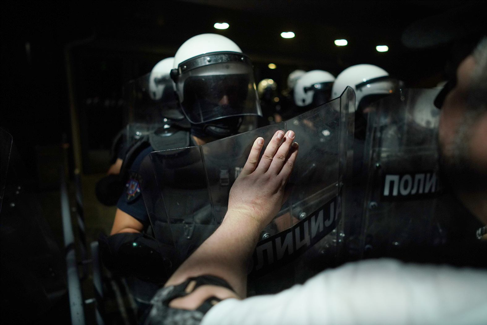 Gardijan o godinu dana protesta u Srbiji: Kako dalje iskoristiti političku moć prikupljenu na ulicama? 2 Gardijan o godinu dana protesta u Srbiji: Kako dalje iskoristiti političku moć prikupljenu na ulicama? 2