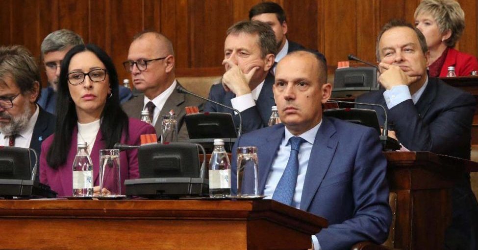 Hronologija slučaja: Šta su sve državni funkcioneri izjavljivali o “zvučnom topu”? 2 Hronologija slučaja: Šta su sve državni funkcioneri izjavljivali o “zvučnom topu”? 2