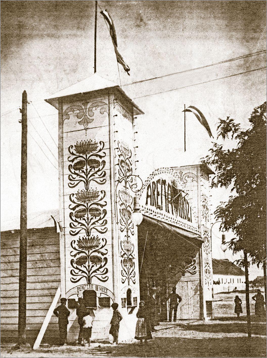 Bioskop Arena otvoren je 1909. godine u Somboru