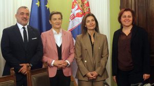 Predsednica srpskog parlamenta Ana Brnabić sastala se danas u Beogradu sa članovima delegacije Parlamentarnog odbora za stabilizaciju i pridruživanje (POSP) između Evropske unije (EU) i Srbije, kojima je rekla da se nada pozitivnom koraku u procesu evrointegracija do kraja godine.