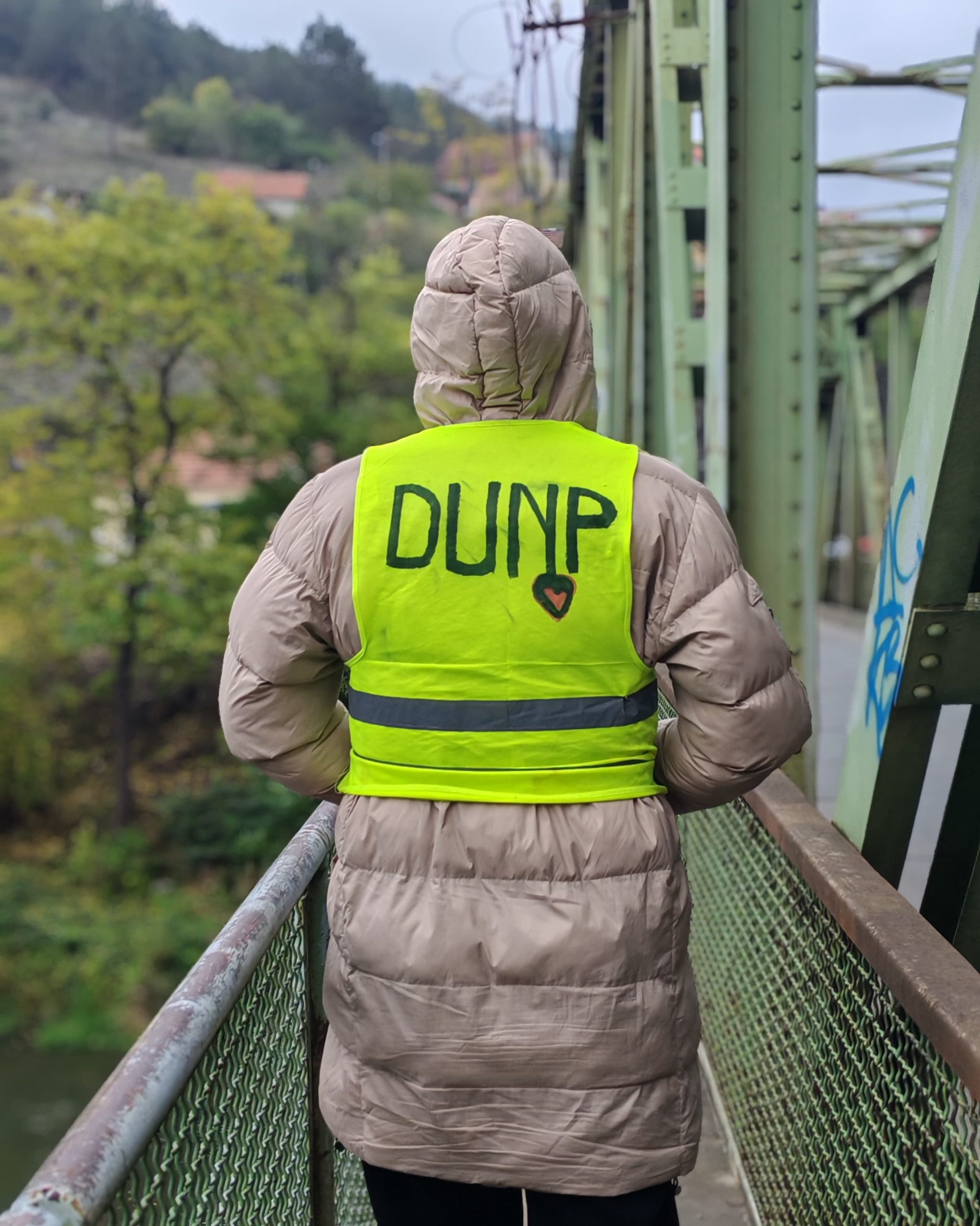 “Nemam više, ali ovo vam je od mene”: Studenti iz Novog Pazara opisuju noćenje u Studenici i jedan dirljiv susret 3 “Nemam više, ali ovo vam je od mene”: Studenti iz Novog Pazara opisuju noćenje u Studenici i jedan dirljiv susret 3