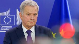 Memoari bivšeg predsednika Finske Saulija Ninistea, koji su objaveljni juče, pružaju neuobičajene uvide u način razmišljanja ruskog lidera, Vladimira Putina, piše Kijev post.