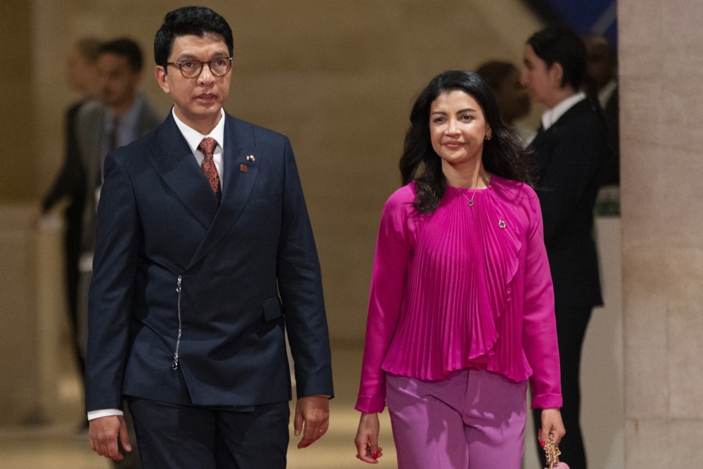 Ko je Andri Radžoelina, predsednik Madagaskara, koji je pobegao iz zemlje? 2 Ko je Andri Radžoelina, predsednik Madagaskara, koji je pobegao iz zemlje? 2