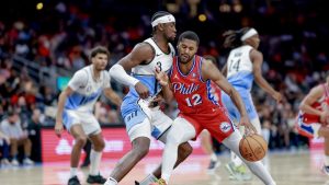 Džered Batler (desno)