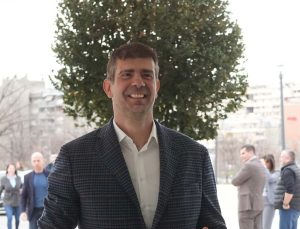 Automobilista Dušan Borković oglasio se povodom nedavnog audio snimka koji je objavio nedeljnik Radar a koji, kako su naveli, svedoči kako se o isplaćivanju novca iz državne kase odlučuje van institucija, u krugu neformalne grupe.