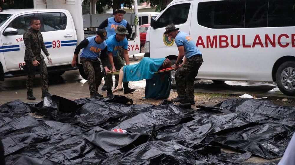 Razoran zemljotres na Filipinima: Najmanje 60 poginulih, stotine povređenih, srušene zgrade, crkva (VIDEO) 1
