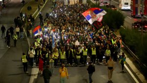 Zašto je piratska zastava iz japanske anime „One Piece“ postala simbol protesta i pokreta generacije Z širom sveta?