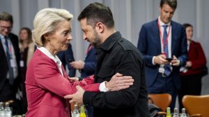 Evropske zemlje užurbano rade na planu B kako bi sprečile da Ukrajina početkom sledeće godine ostane bez novca, u slučaju da propadne dogovor o korišćenju zamrznute ruske imovine za finansiranje ratnih napora Kijeva, piše Politico, prenosi Index.hr.