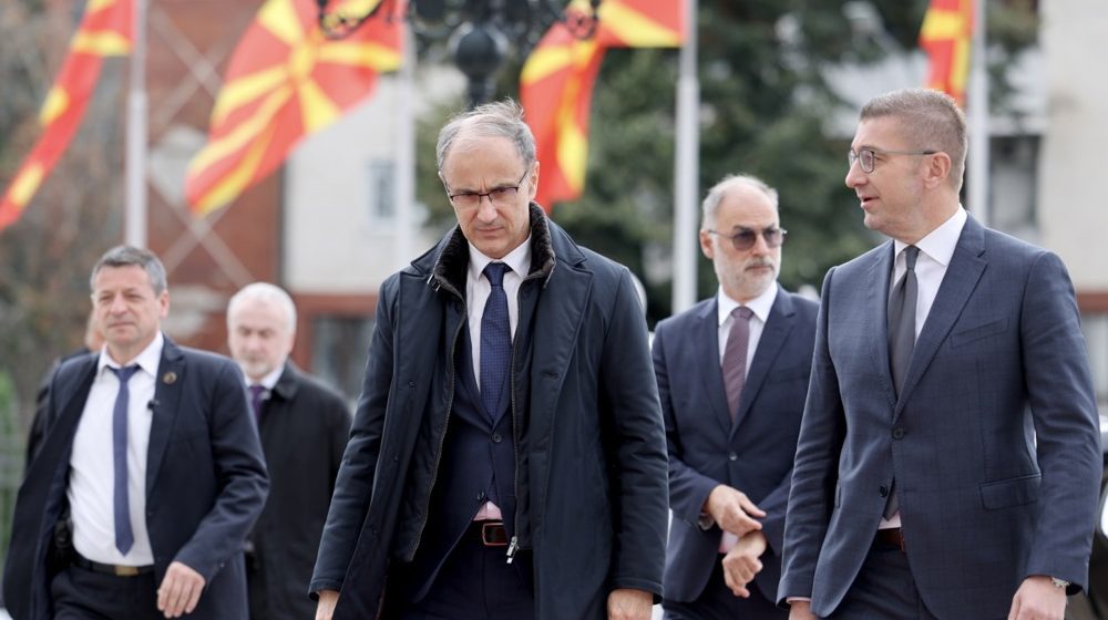 "Dokaz da Severna Makedonija postaje treća srpska republika": Reagovanja na posetu Macuta Skoplju 1