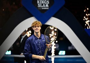 Janik Siner je odlučio da ne igra za tenisku reprezentaciju Italije na finalnom turniru Dejvis kupa i zbog toga se nalazi na žestokom udaru kritika u domovini.