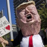 "Većina Amerikanaca se ne smeju i vide da se dešava nešto vanredno": Šta pokazuju najnovija istraživanja? 14