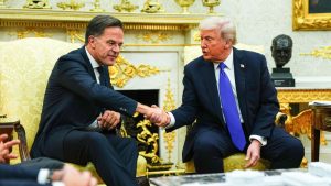 Američki predsednik Donald Tramp sastao se u Beloj kući sa generalnim sekretarom NATO-a Markom Ruteom, nakon čega su se obratili medijima.