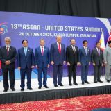 Tramp tokom posete Maleziji prisustvovao ceremoniji potpisivanja primirja između Tajlanda i Kambodže 5