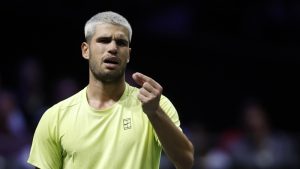 Britanski teniser Kameron Nori plasirao se u osminu finala mastersa u Parizu, pošto je pobedio prvog igrača sveta Karlosa Alkaraza sa 4:6, 6:3, 6:4.