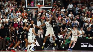 (VIDEO) Ajzea Majk u meču života srušio Real 1