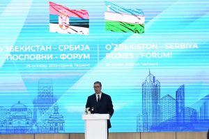 Predsednik Srbije Aleksandar Vučić doputovao je u Samarkand kako bi učestvovao na ceremoniji otvaranja 43. zasedanja Generalne konferencije Organizacije Ujedinjenih nacija za obrazovanje, nauku i kulturu (UNESKO), javila je danas uzbekistanska agencija Uza.Vučić boravi u zvaničnoj poseti Uzbekistanu.